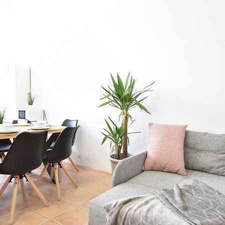 Riesiges Zentrales Apartment Mit Parkplatz Innsbruck Exterior foto