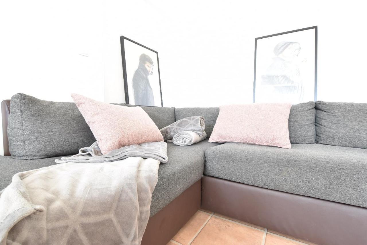 Riesiges Zentrales Apartment Mit Parkplatz Innsbruck Exterior foto