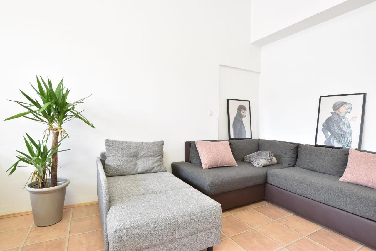 Riesiges Zentrales Apartment Mit Parkplatz Innsbruck Exterior foto