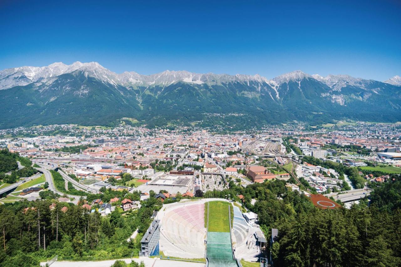 Riesiges Zentrales Apartment Mit Parkplatz Innsbruck Exterior foto