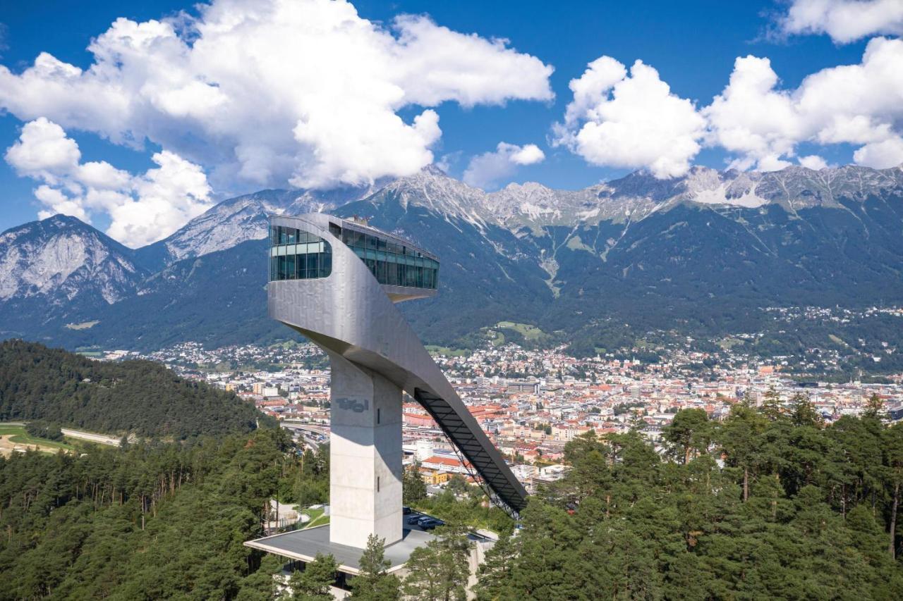 Riesiges Zentrales Apartment Mit Parkplatz Innsbruck Exterior foto
