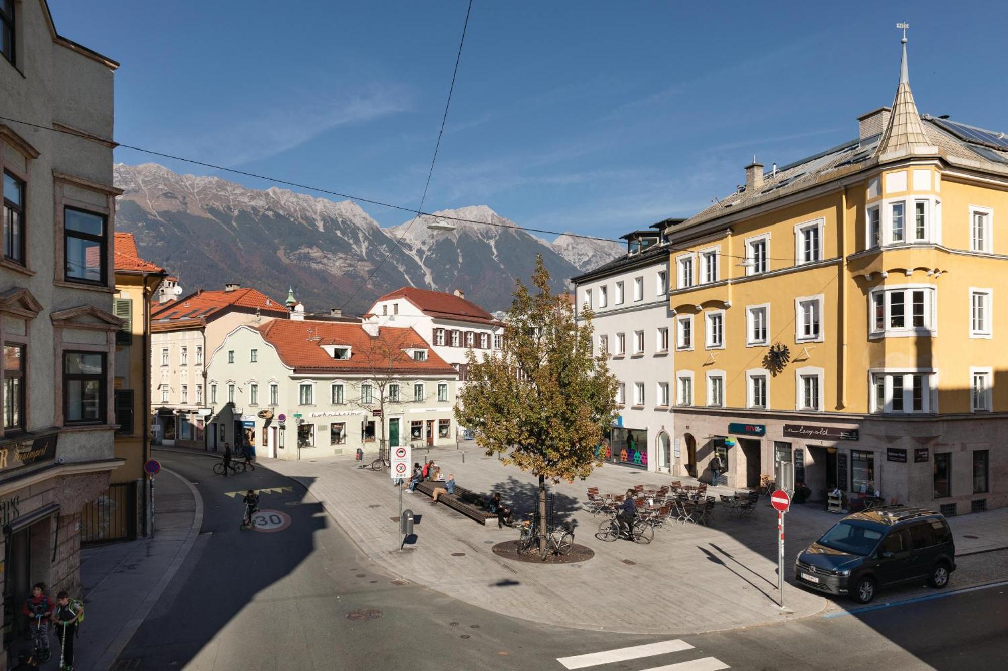 Riesiges Zentrales Apartment Mit Parkplatz Innsbruck Exterior foto